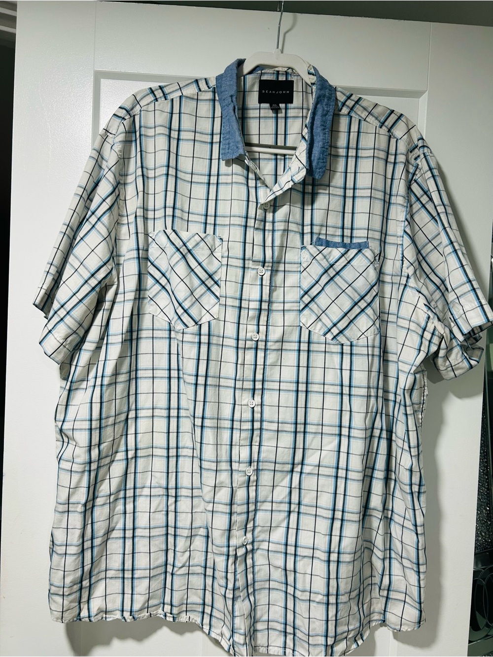 Sean John White and Blue Plaid Short-Sleeve Button-Up Shirt